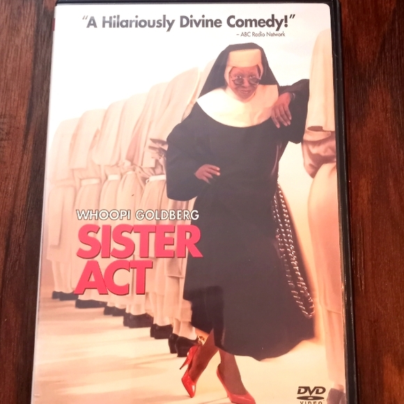 SISTER ACT on DVD Whoopi Goldberg - Picture 1 of 2